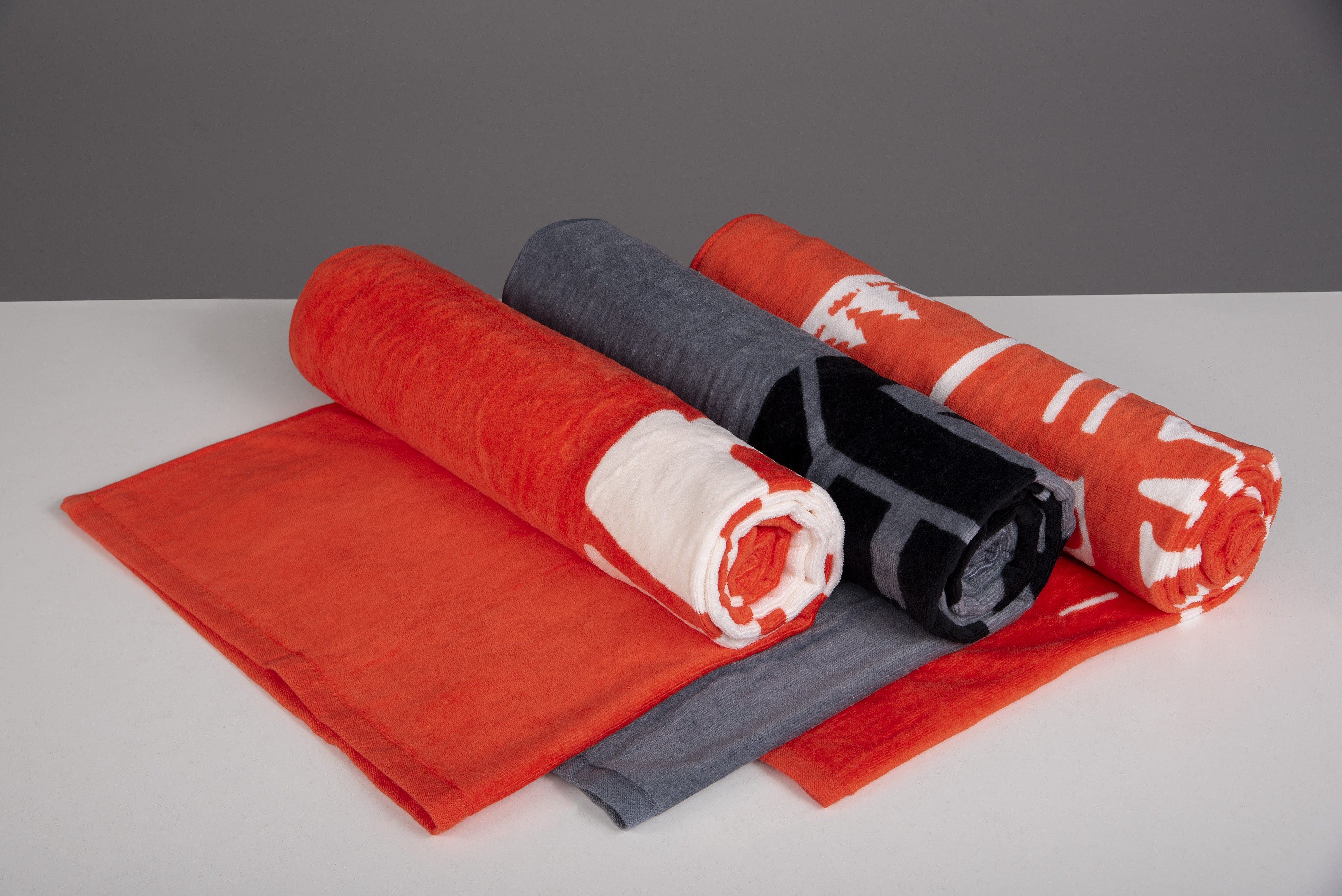 Alpkit Beach Towel - Image 5